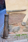 alte Runensteine am Strassenrand